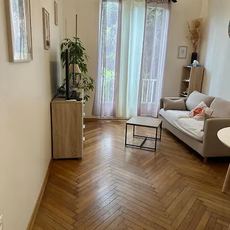 Апартаменты A Sweet Escape For Two Ницца